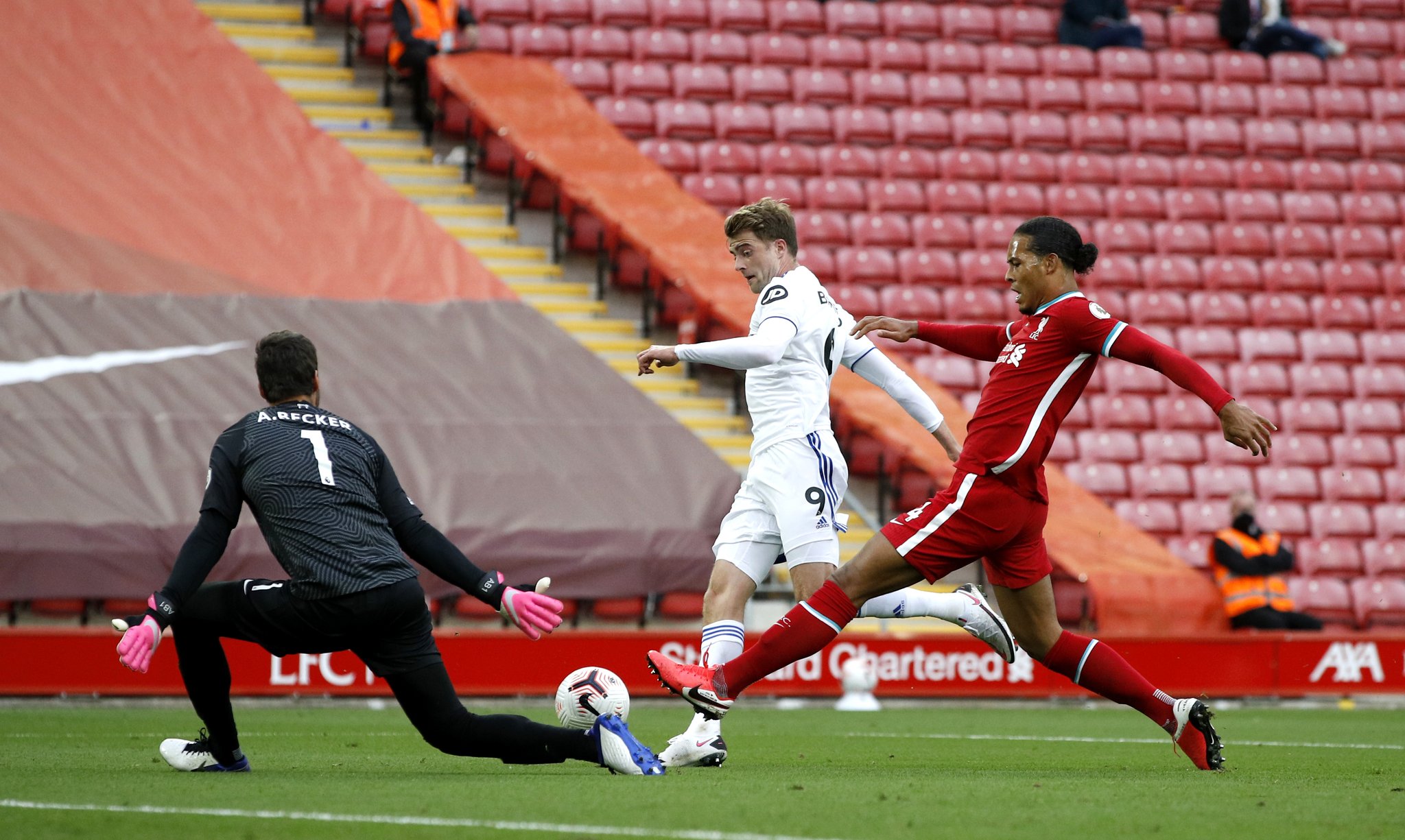 甚至有利於 甚至有利於